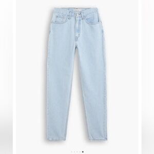 Levi’s light wash mom jeans